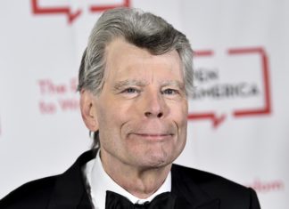 Stephen King a renvoyé son agent par solidarité avec la Writers Guild of America stephen king portait